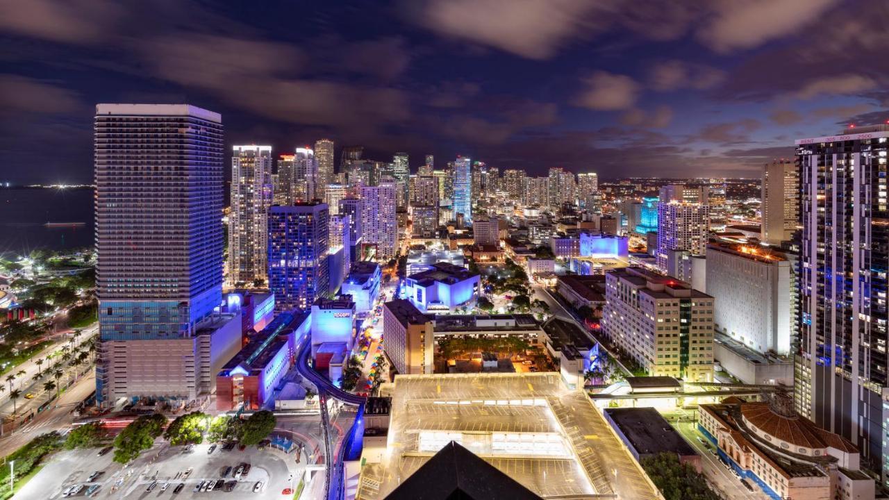 Global Luxury Suites Miami Worldcenter Exterior photo
