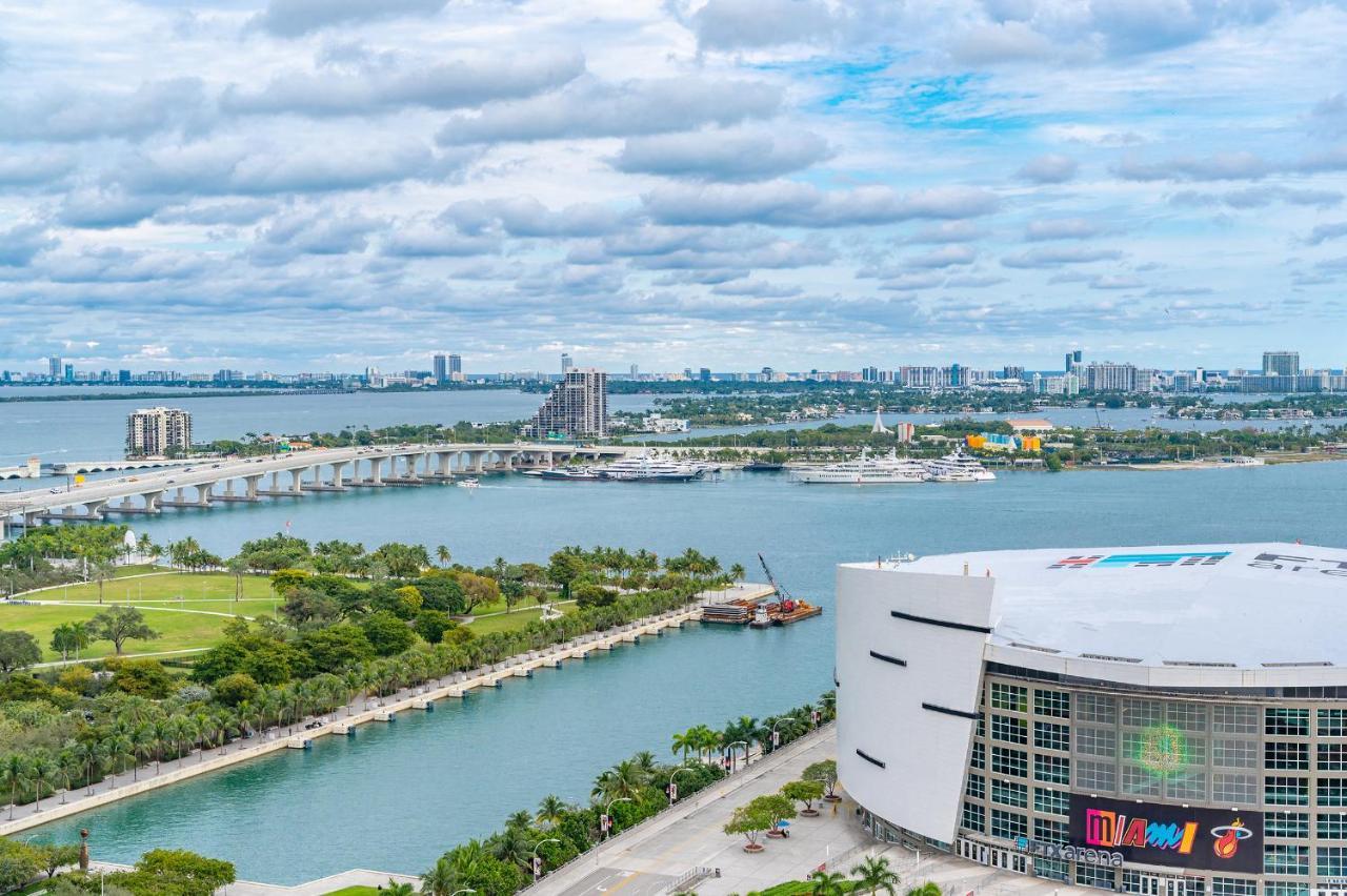 Global Luxury Suites Miami Worldcenter Exterior photo